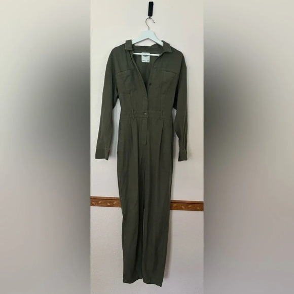 Abercrombie & Fitch Pants - Abercrombie and Fitch Green Jumpsuit XS tall